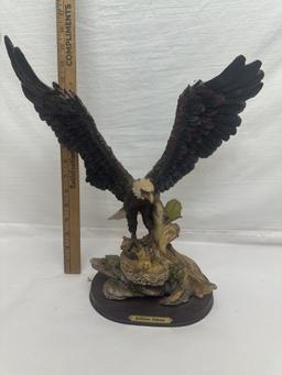 Large Goldenvale Collection American Eagle Statue