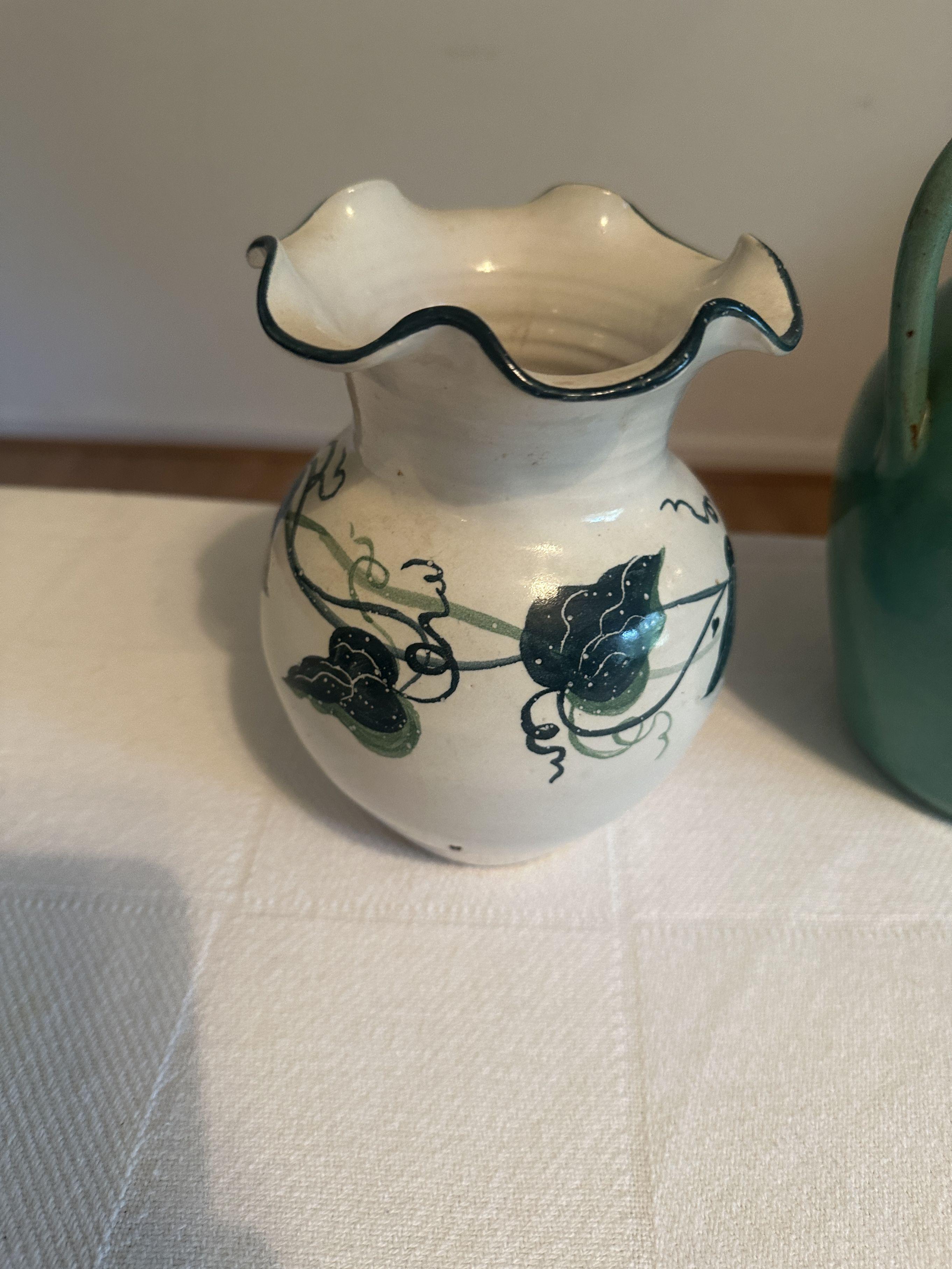 Box Lot/Décor Pottery