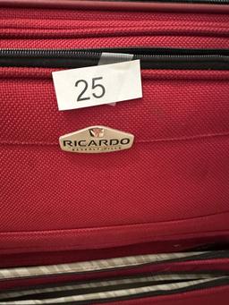 RICARDO Large Luggage Piece (Local Pick Up Only)