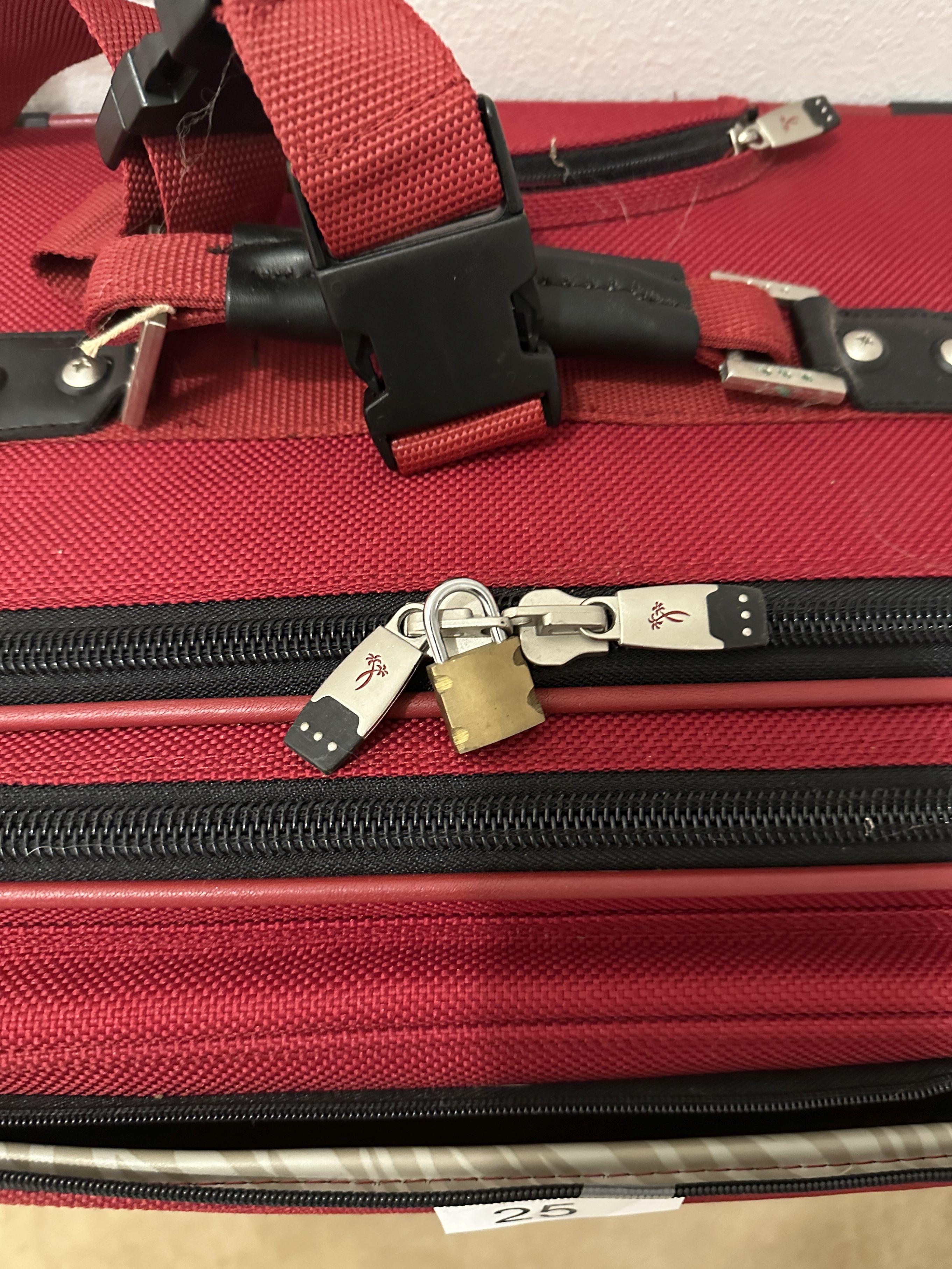 RICARDO Large Luggage Piece (Local Pick Up Only)