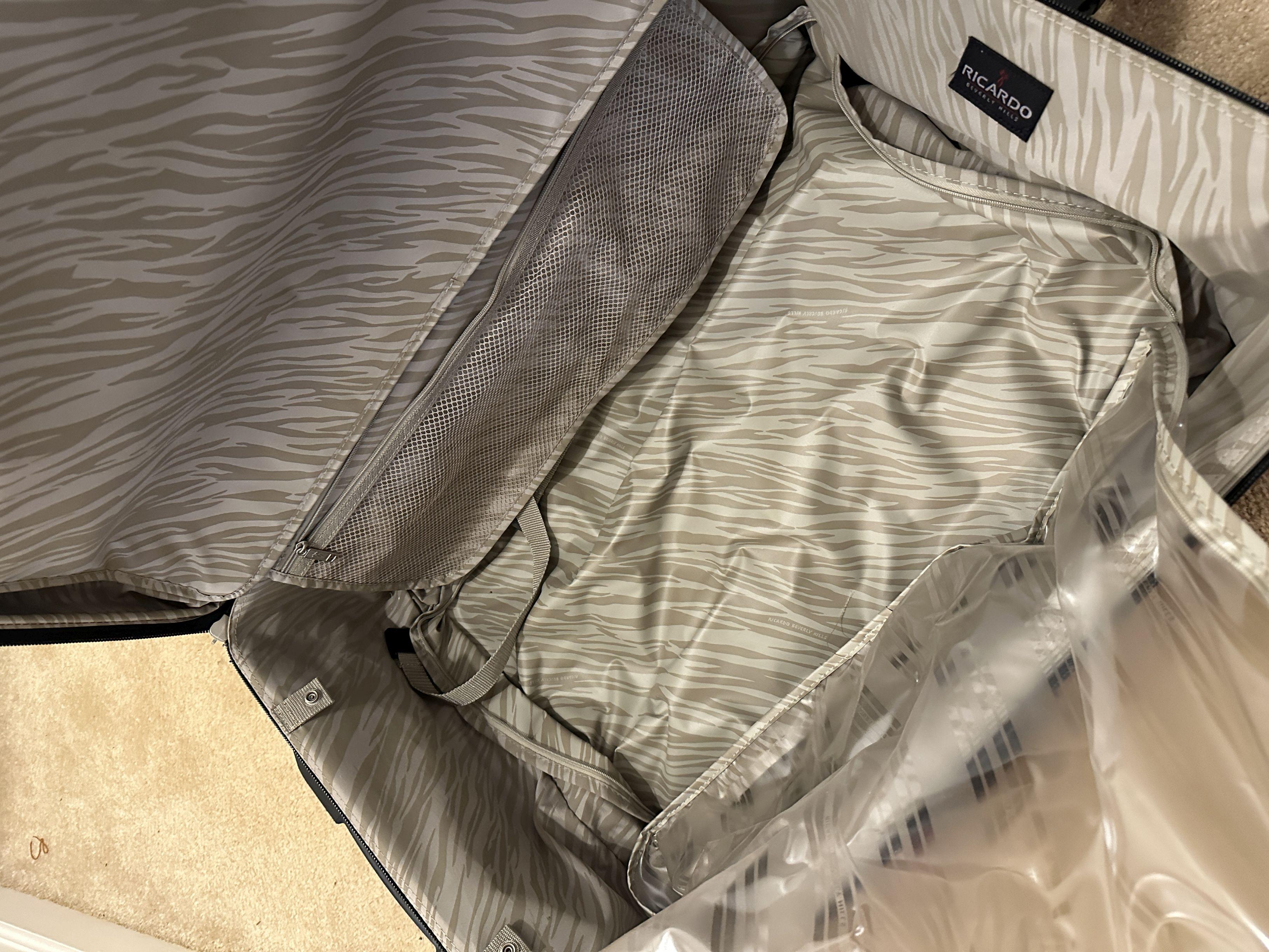 RICARDO Large Luggage Piece (Local Pick Up Only)