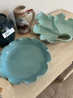 Box Lot/Décor Pottery, Stein, ETC
