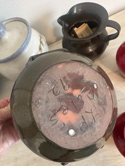 Box Lot/Décor Pottery
