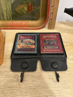 Box Lot/Décor Tin Pieces, Tray, Pig, ETC
