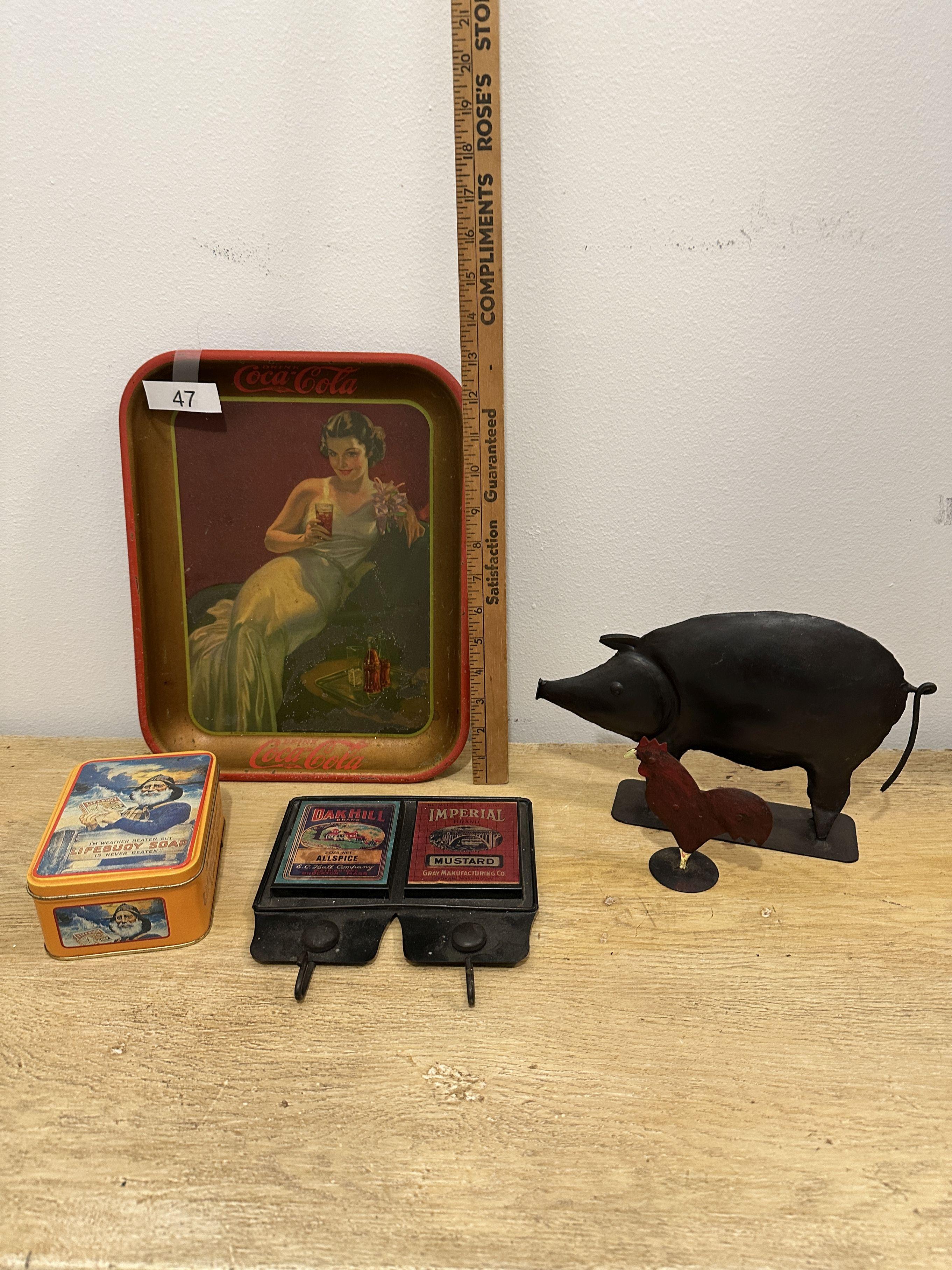 Box Lot/Décor Tin Pieces, Tray, Pig, ETC