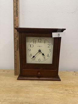 Nice Howard Miller Mantle Clock