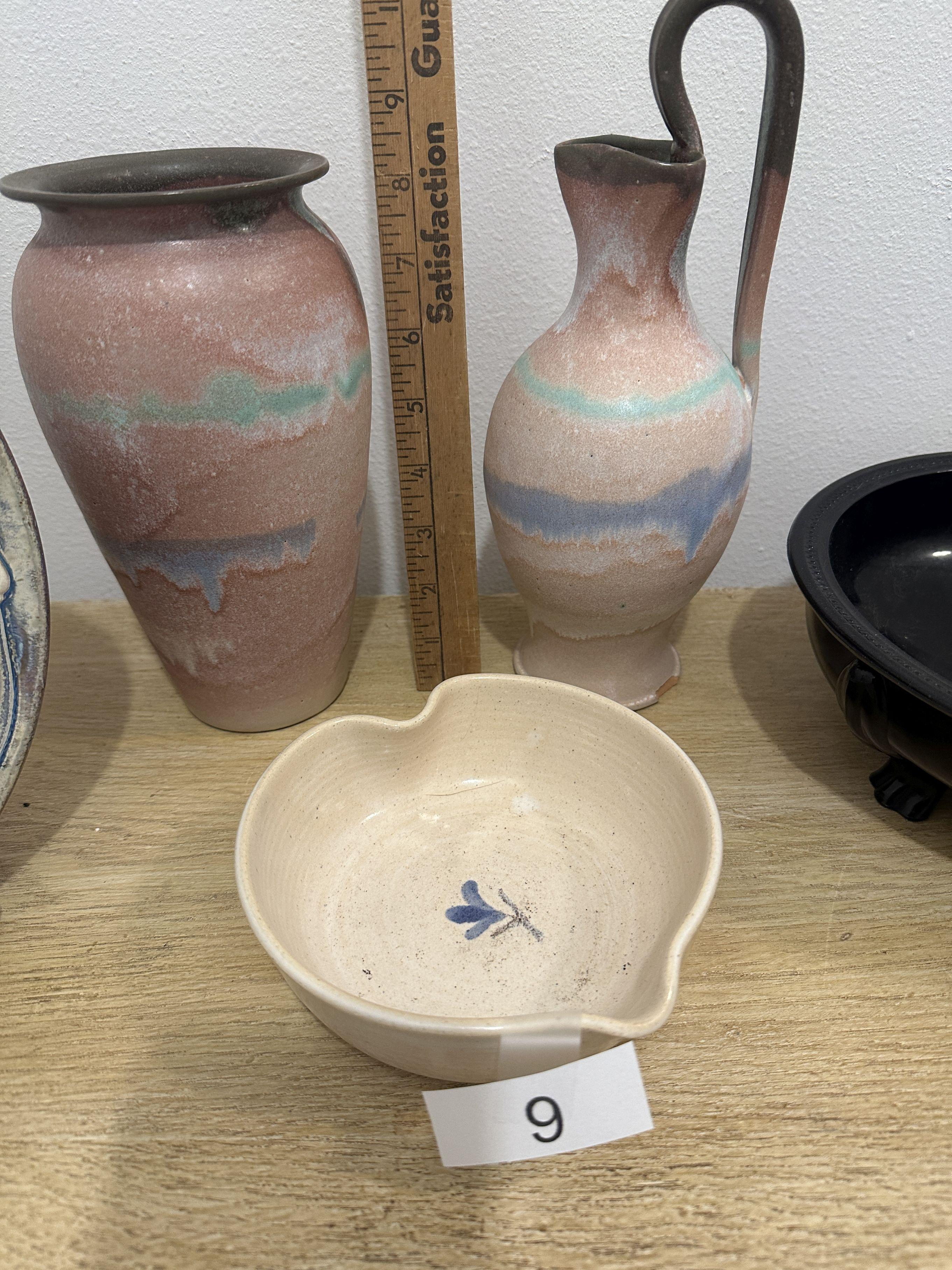 Box Lot/Misc Décor Pottery Pieces, ETC
