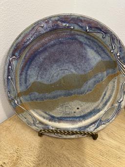 Box Lot/Misc Décor Pottery Pieces, ETC