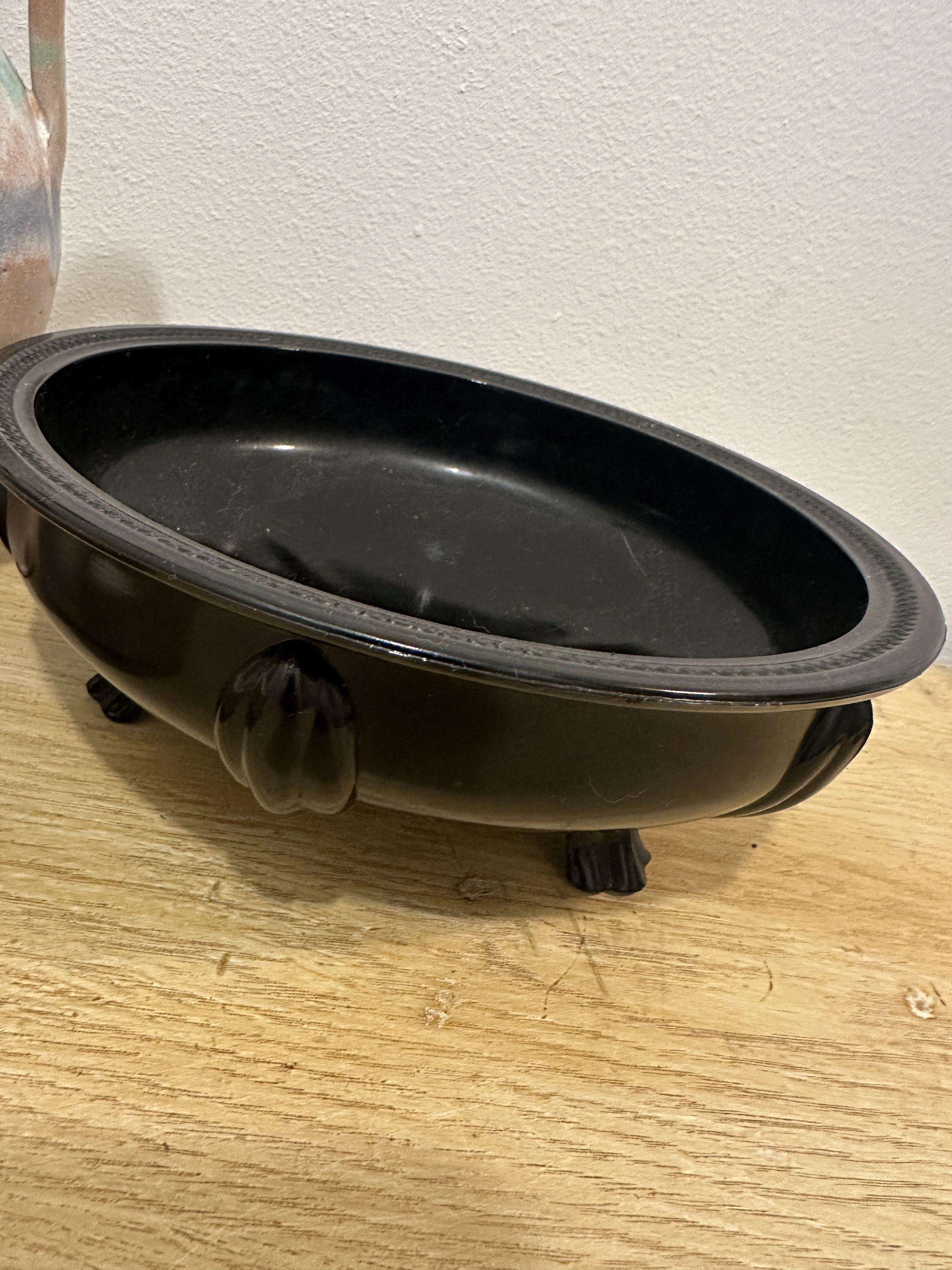 Box Lot/Misc Décor Pottery Pieces, ETC