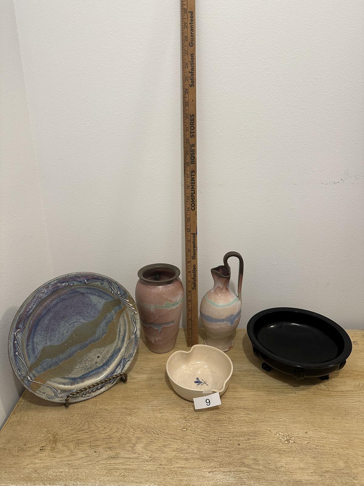 Box Lot/Misc Décor Pottery Pieces, ETC