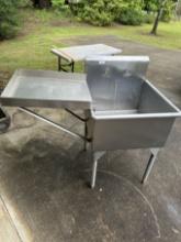 Nice Stainlesss Outdoor Self Standing Sink (Local Pick Up Only)