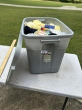 18 Gallon Rubbermaid Roughneck Lidded Tote Full/Misc Yarn, ETC
