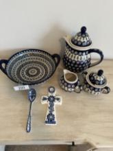 Box Lot/Décor Pottery