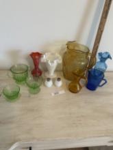 Box Lot/Décor Glass Ware, Pitchers, Vaseline Glass?, Depression Glass?