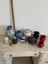 Box Lot/Décor Pottery