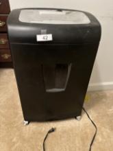 Staples Paper Shredder (Local Pick Up Only)