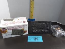 Cast Iron Pig Bacon/Grill Press, appears new