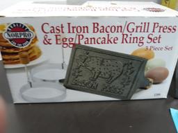 Cast Iron Pig Bacon/Grill Press, appears new