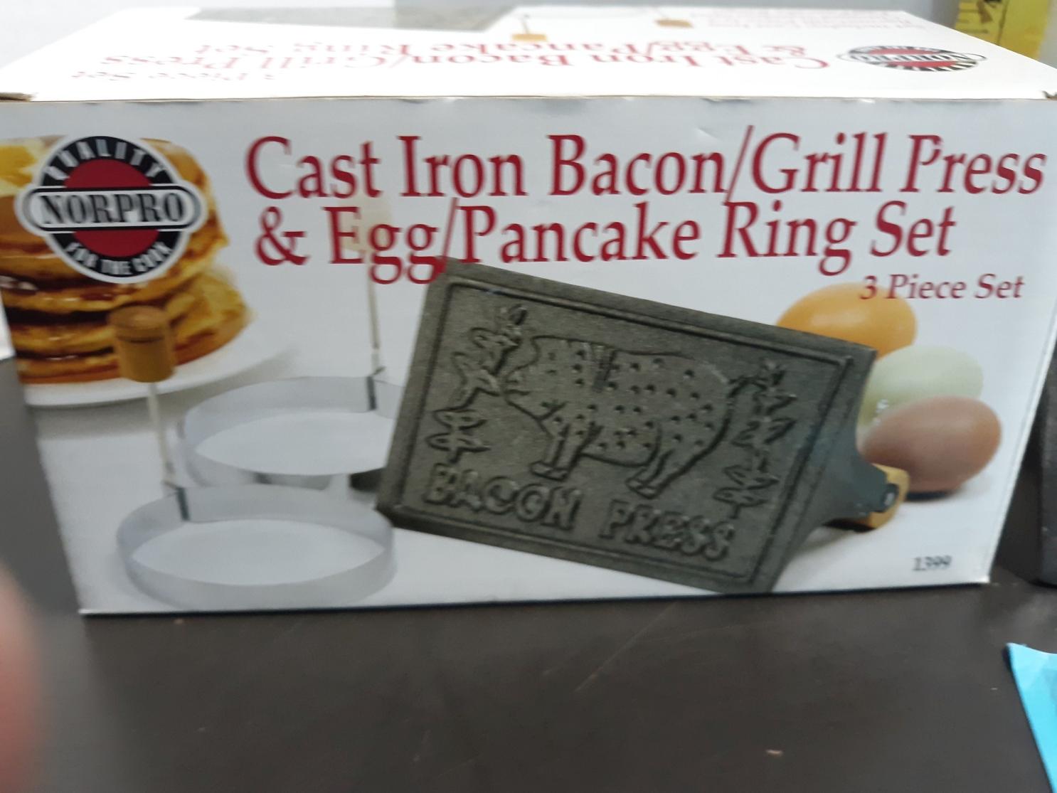 Cast Iron Pig Bacon/Grill Press, appears new