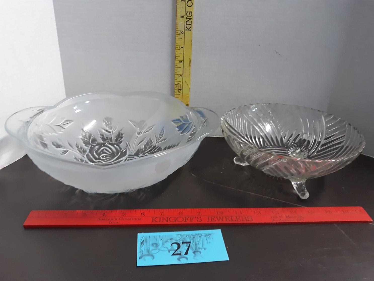 Vintage Frosted fruit bowl, Anchor Hocking 3 footed Bowl