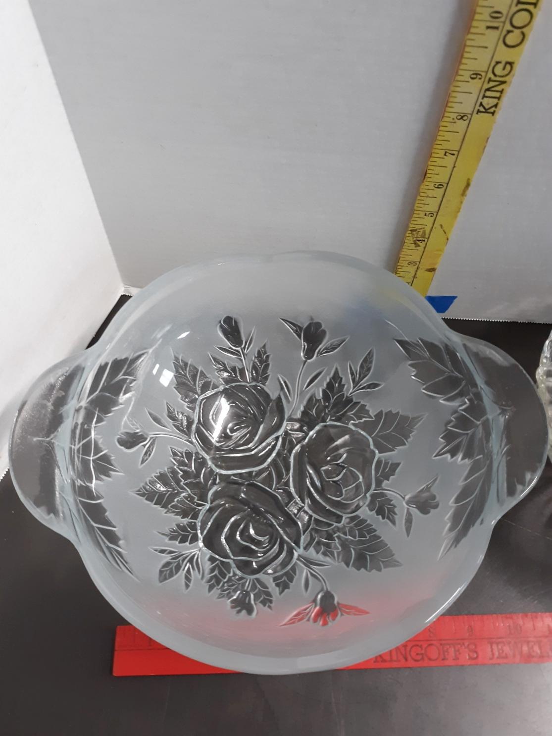 Vintage Frosted fruit bowl, Anchor Hocking 3 footed Bowl