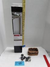 Delta Tower Bar, Knobs, Small Basket