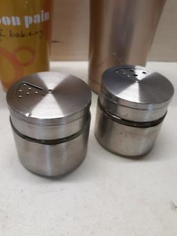 Mis lot, cookie cutters, Jam jar, S&p and more