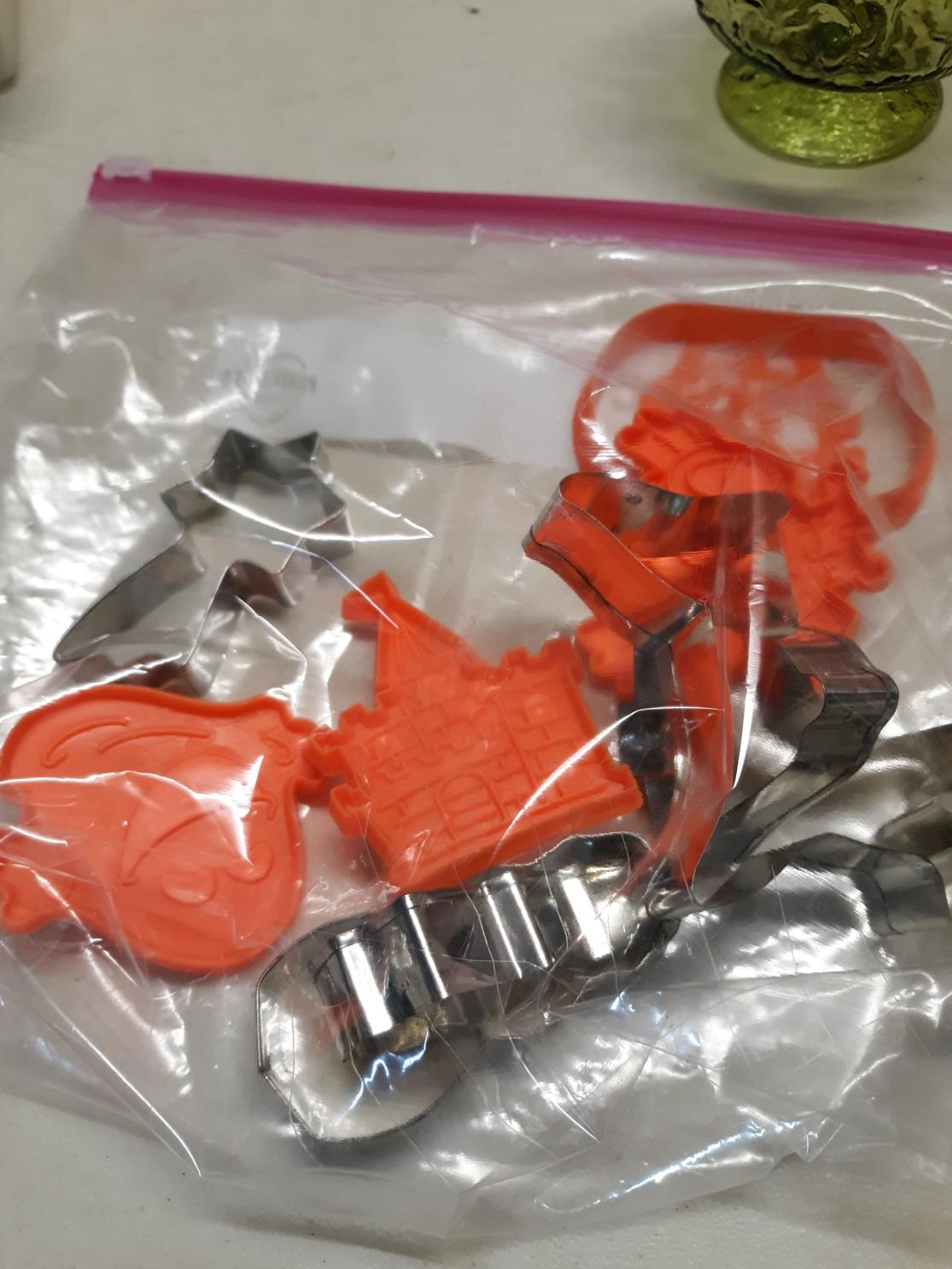 Mis lot, cookie cutters, Jam jar, S&p and more
