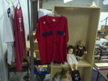 vintage looney tunes ladies baseball style shirt, has a image of Taz on front XL