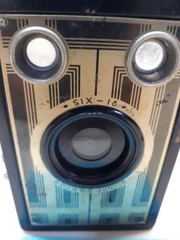 Vintage Kodak Brownie Jr Six-16 Camera