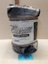 Heartland Plush Throw, appear new]