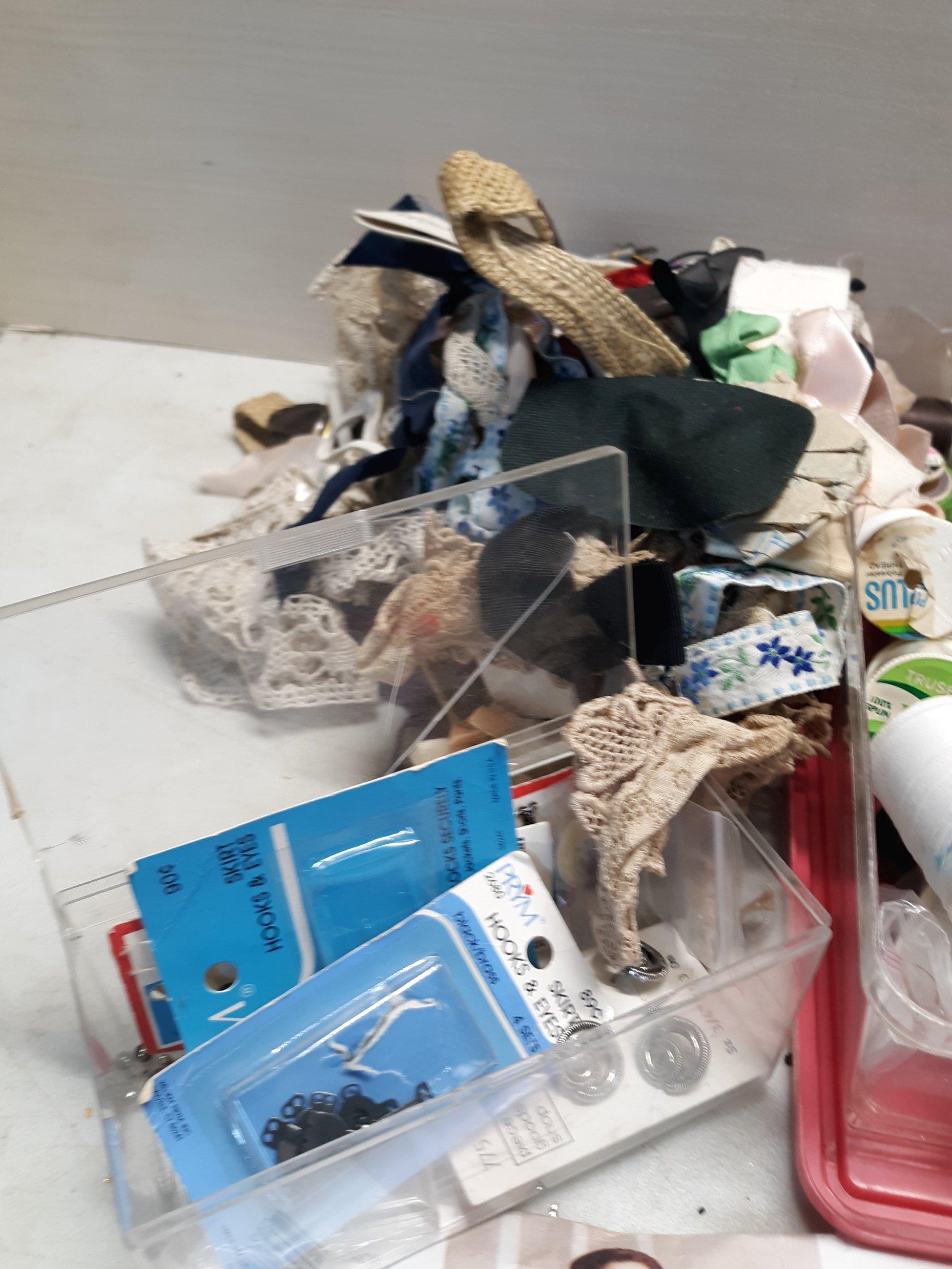 Misc Sewing/Craft Lot, thread, zippers, patterns and more