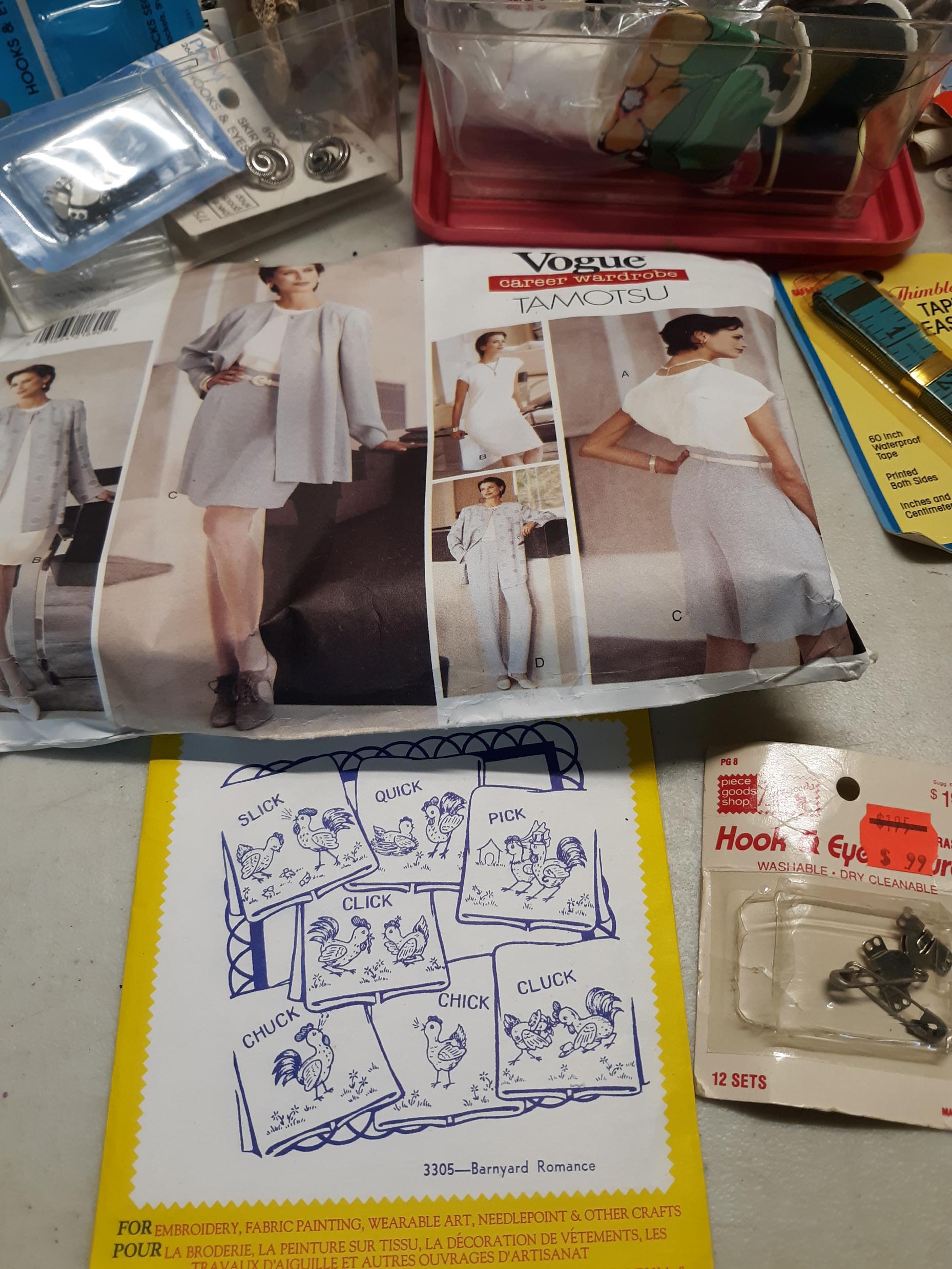 Misc Sewing/Craft Lot, thread, zippers, patterns and more