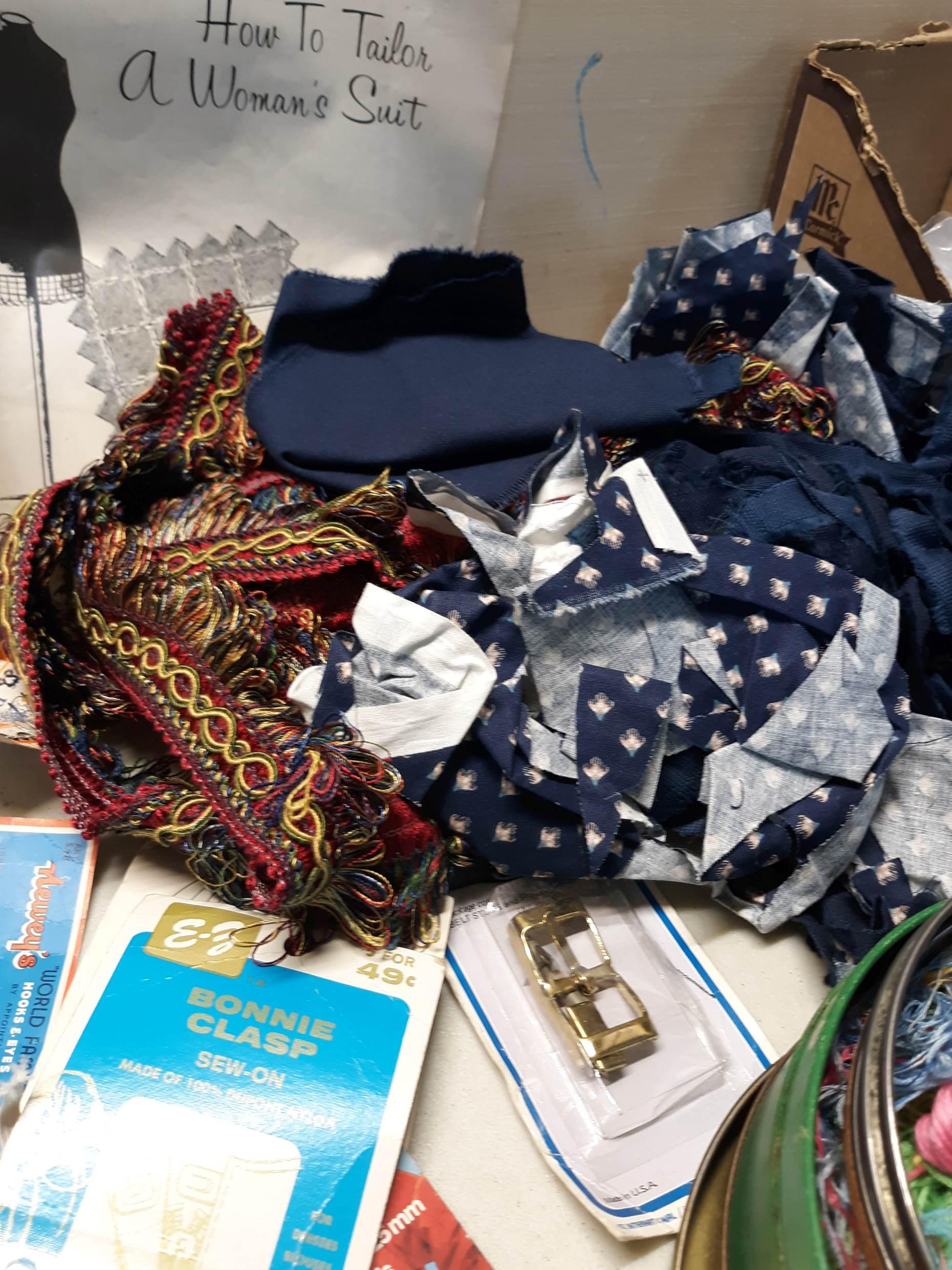 Misc Sewing/Craft Lot, thread, zippers, patterns and more