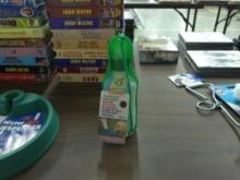 travelling pet water bottle, new paws brand 250ml easy to use squeeze and serve