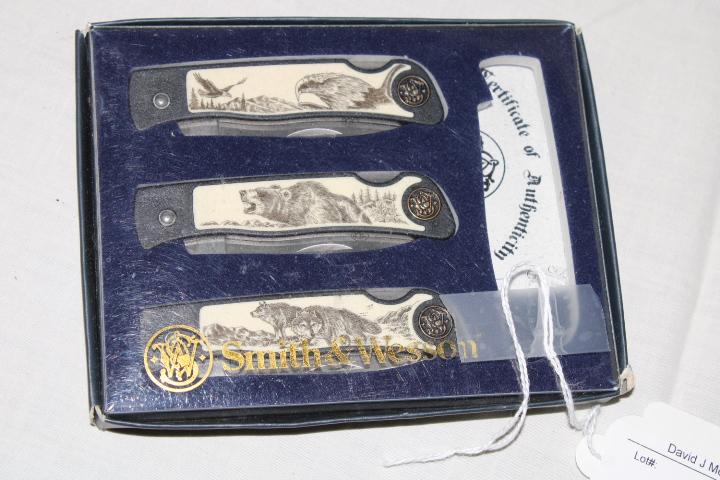 Smith & Wesson 3-Knife Set.  New!