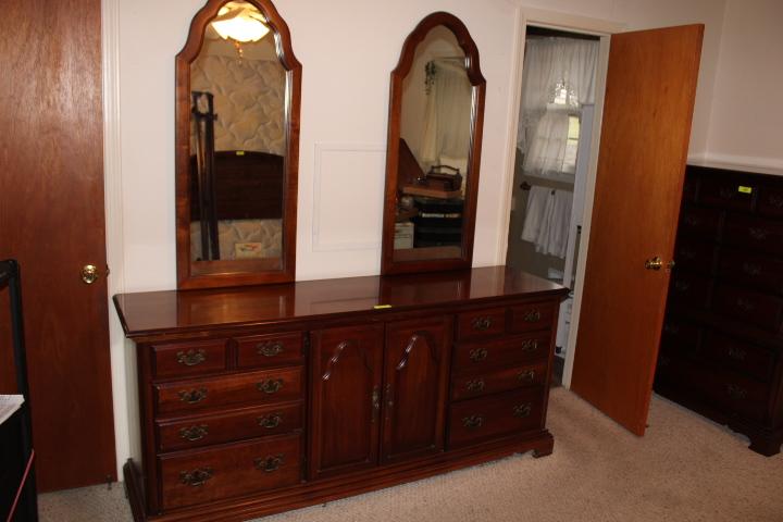 American Drew Dresser w/2 Mirrors