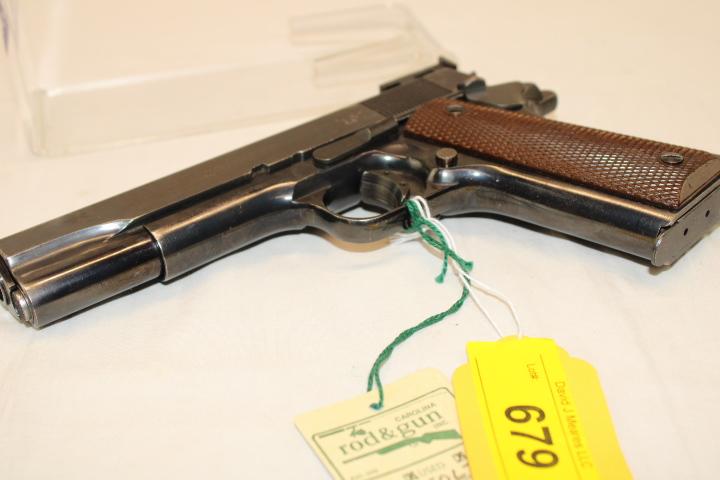Colt "1911 Government Model" .45 Auto. Pistol w/3 Mags
