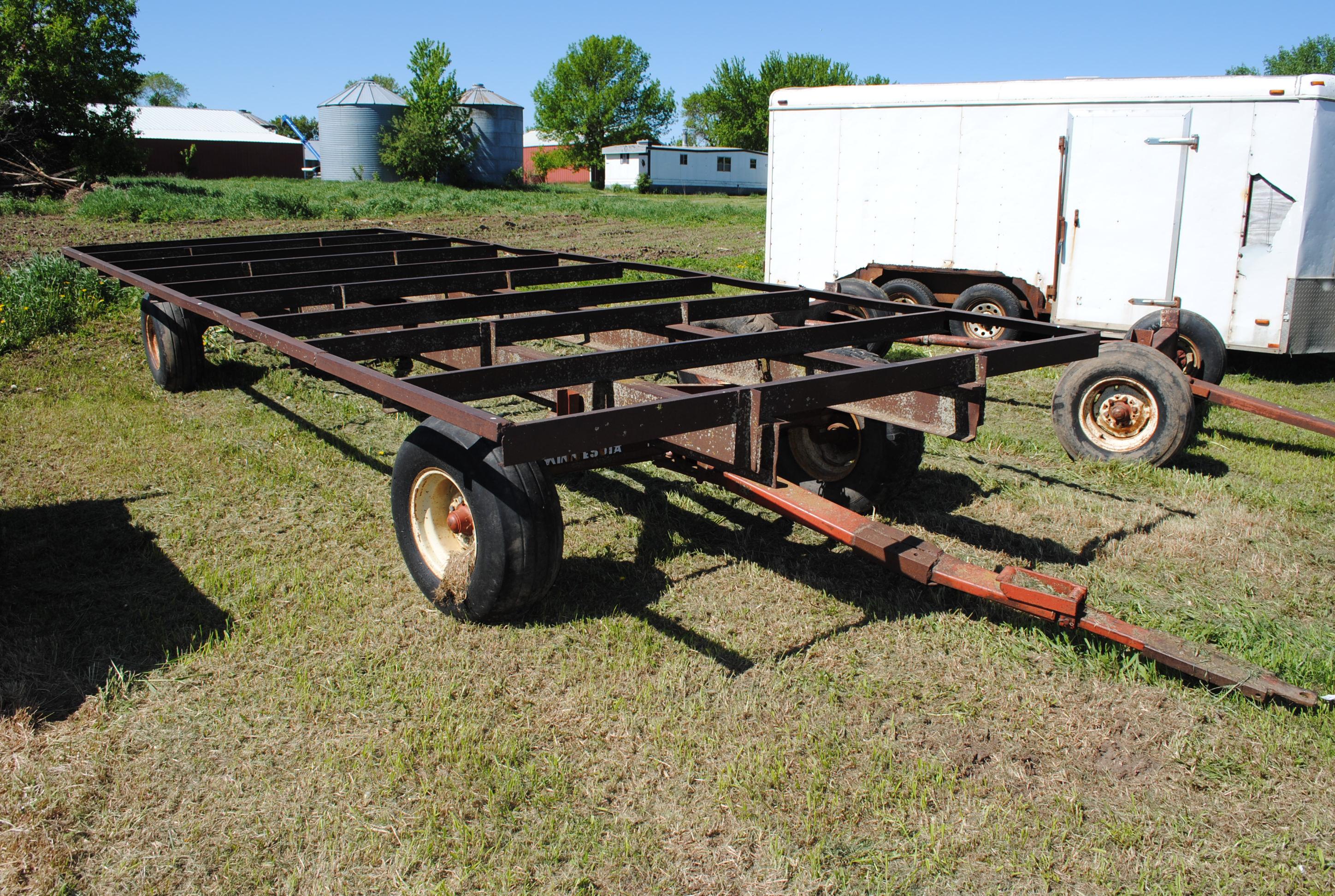 MN 10T Round Bale Wagon