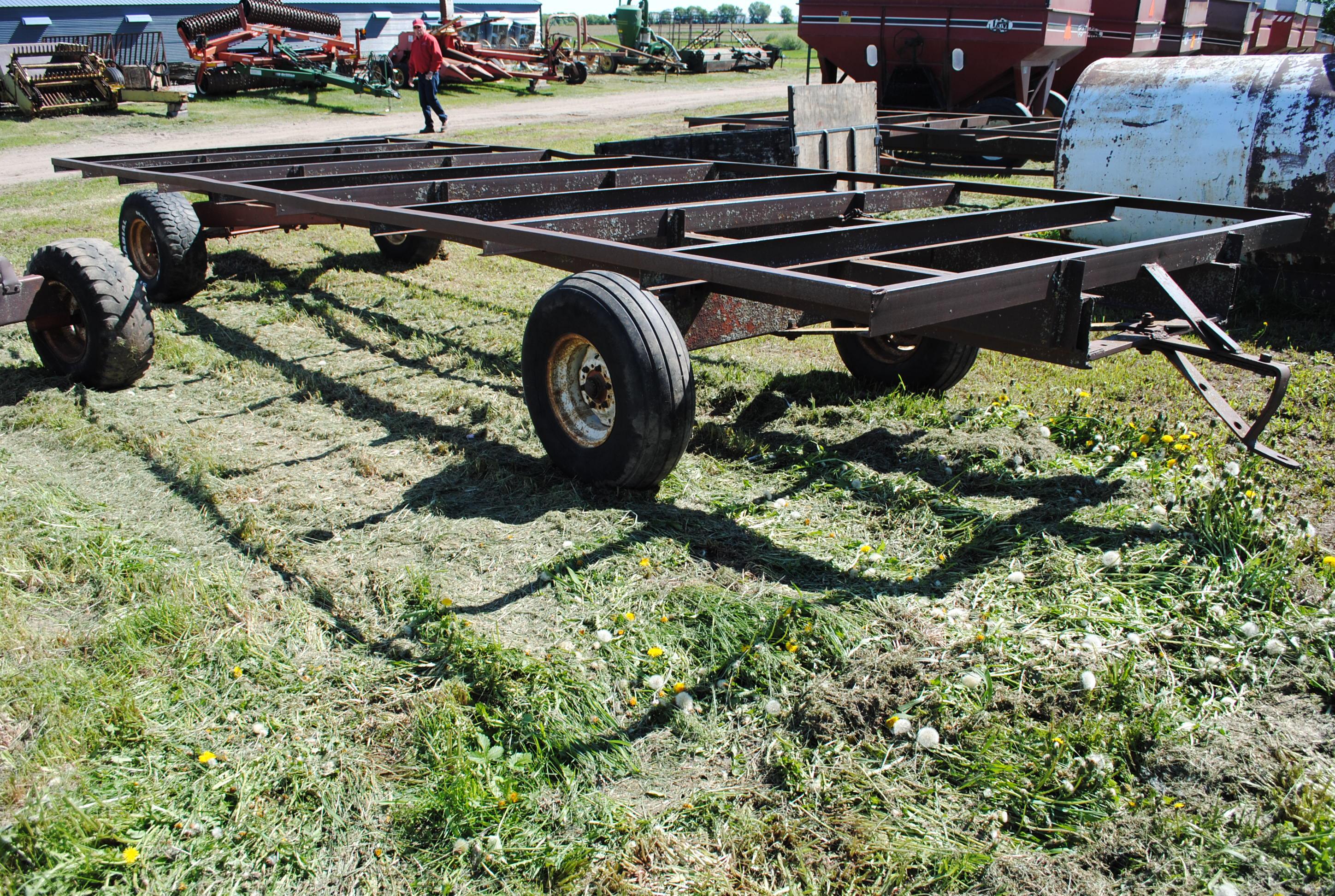 MN 10T Round Bale Wagon