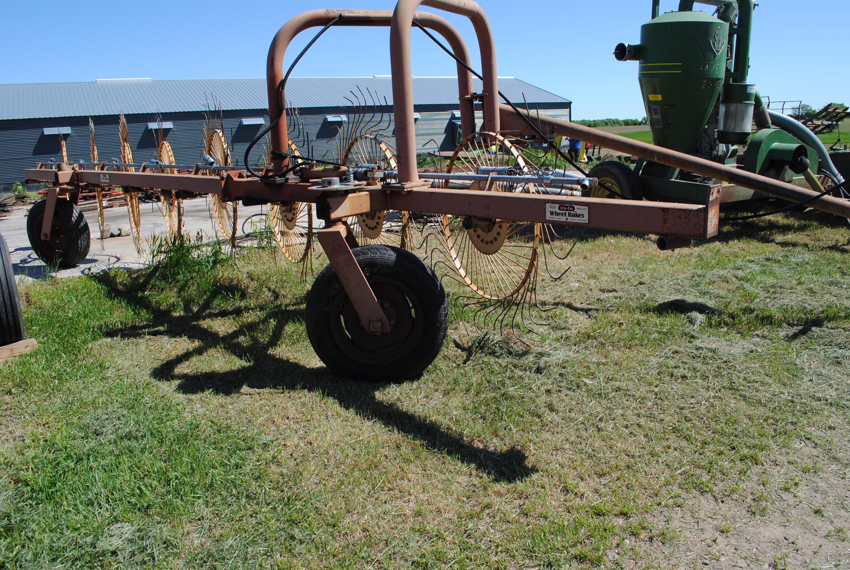 John Day, 8 Wheel Rake