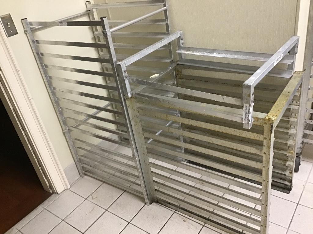 END LOAD HALF HEIGHT BUN/SHEET PAN RACKS