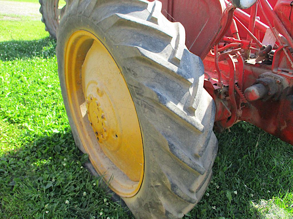 MASSEY FERGUSON 33 TRACTOR
