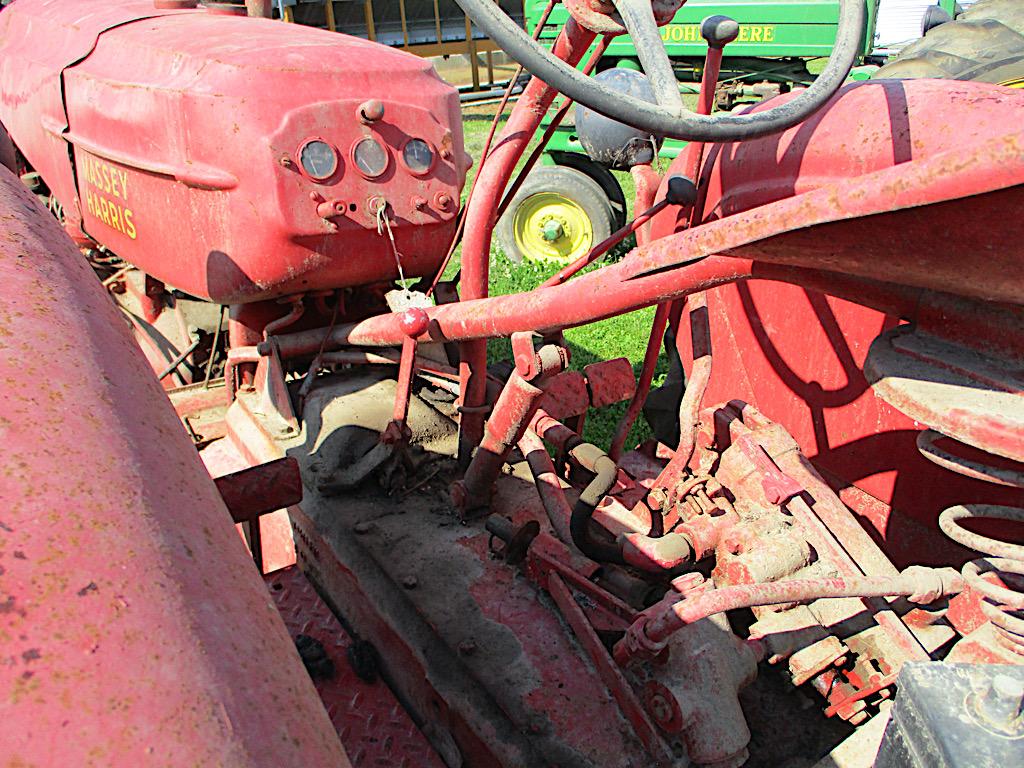 MASSEY FERGUSON 33 TRACTOR