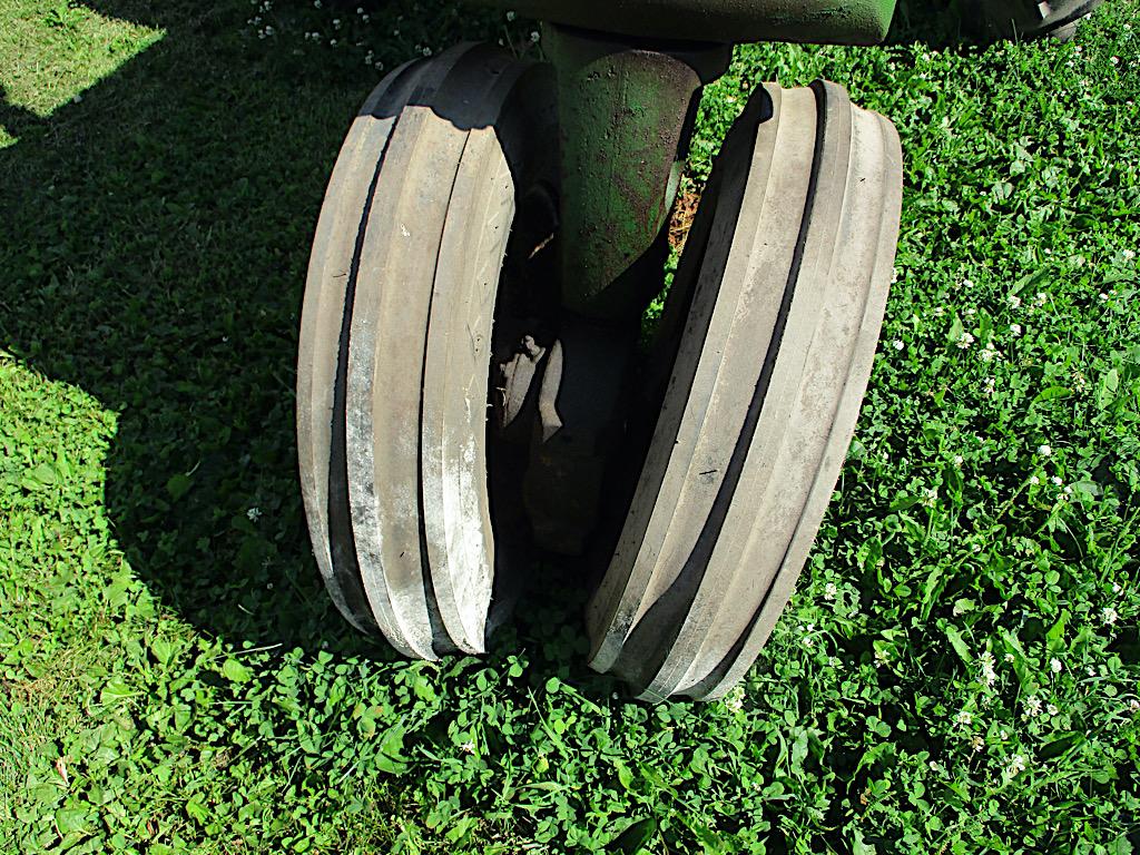 JOHN DEERE 60 TRACTOR