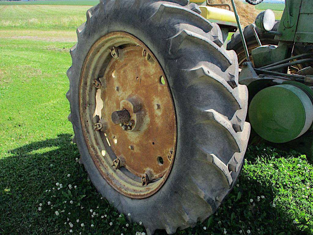 JOHN DEERE 60 TRACTOR