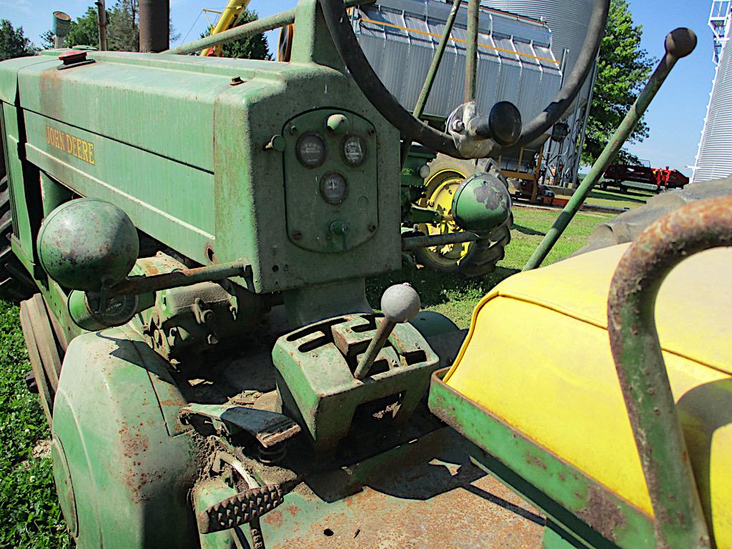 JOHN DEERE 60 TRACTOR