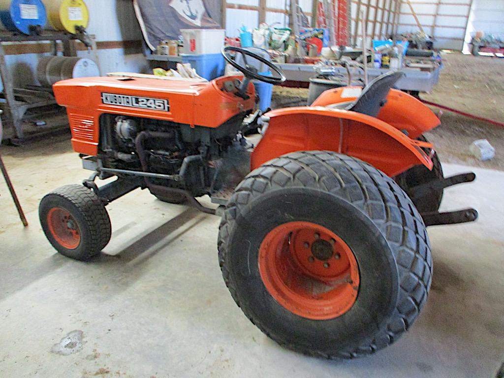 KUBOTA L245 TRACTOR