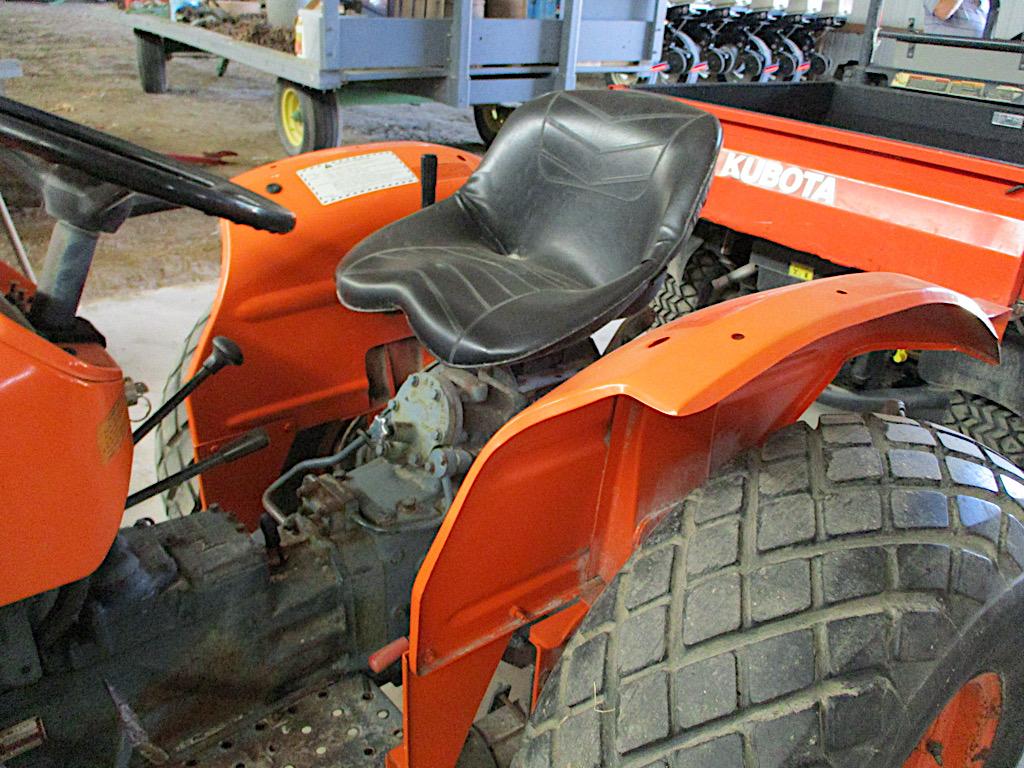 KUBOTA L245 TRACTOR
