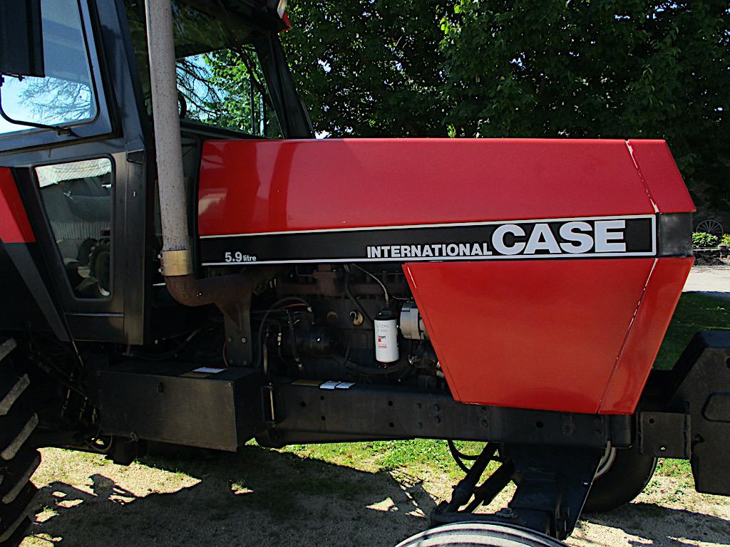 CASE 1896 TRACTOR